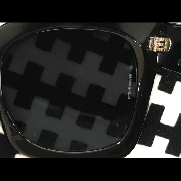 🚫SOLD🚫 NIB Authentic CHANEL Sunglasses - Picture 5 of 8